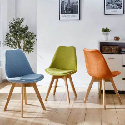 Ghế eames chân gỗ sồi đệm vải nhiều màu